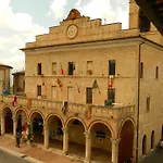 Palazzo Nanni מונטפאלקו